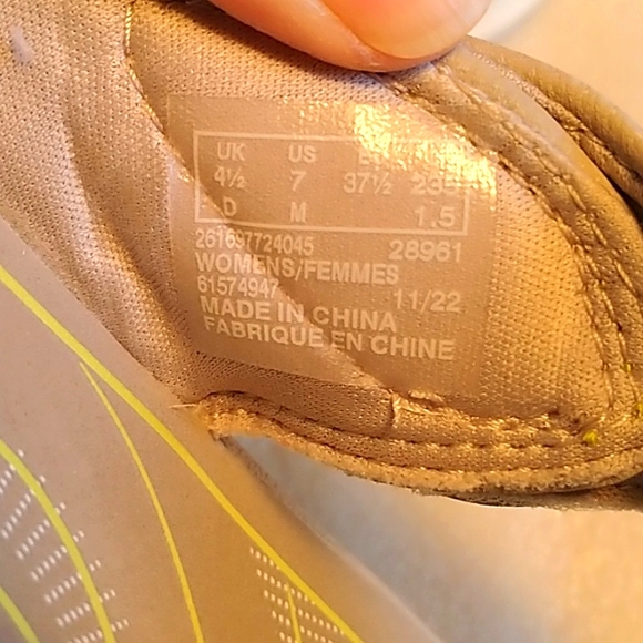 Clarks Cloudsteppers gray sandals size 7M - Picture 8 of 8